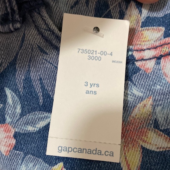 GAP Floral Denim Capris - Picture 6 of 6